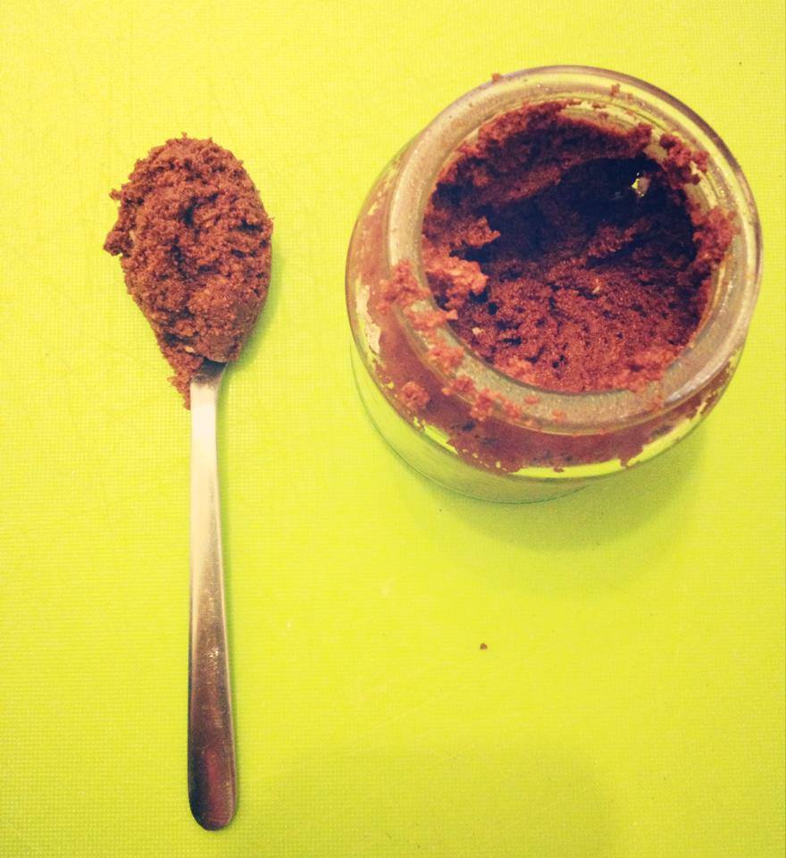 Healthy (and easy) Chocolate Nut Spread