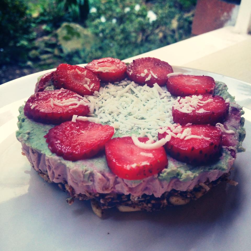 Raw Vegan Strawberry Spirulina Cheesecake